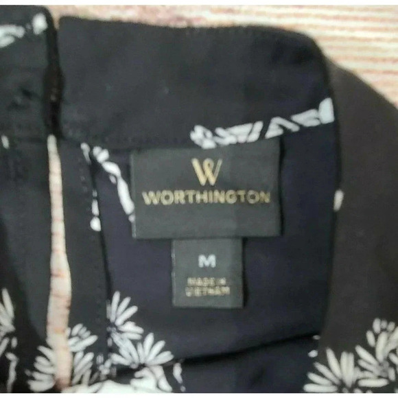 Worthington Women's Sleeveless Top Blouse Size Medium Giraffe Trees Semi-Sheer - Picture 3 of 4